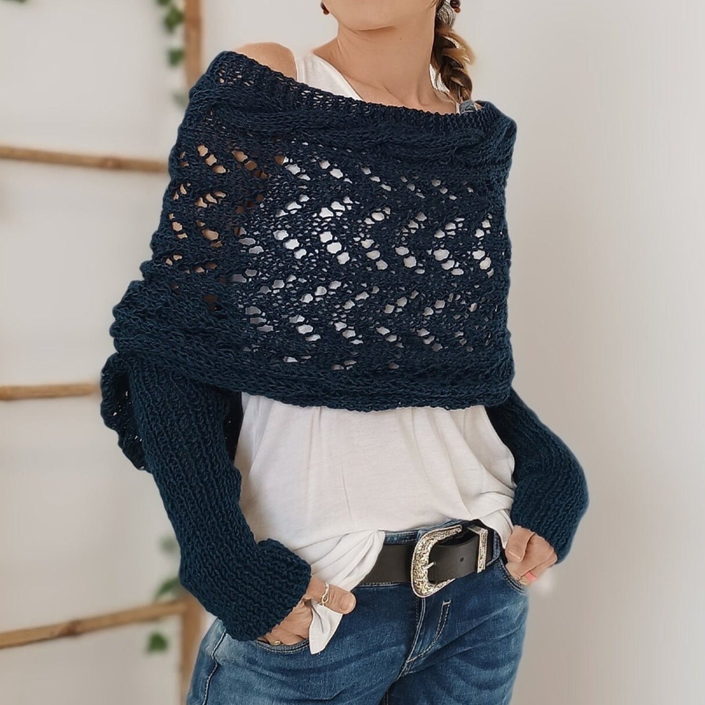 LD | Elegante gebreide wikkeltrui met opengewerkt detail