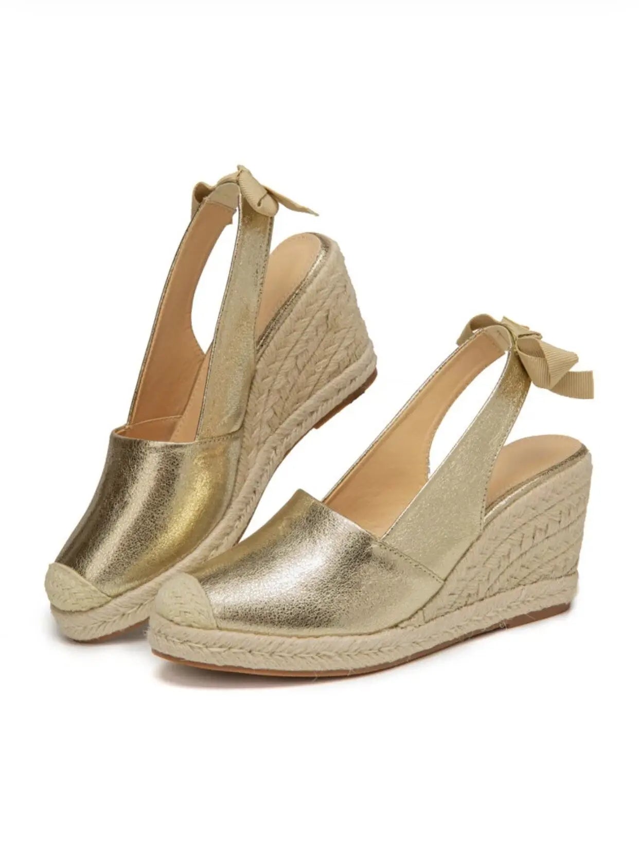 LD | sandalen met gesp in goudkleur