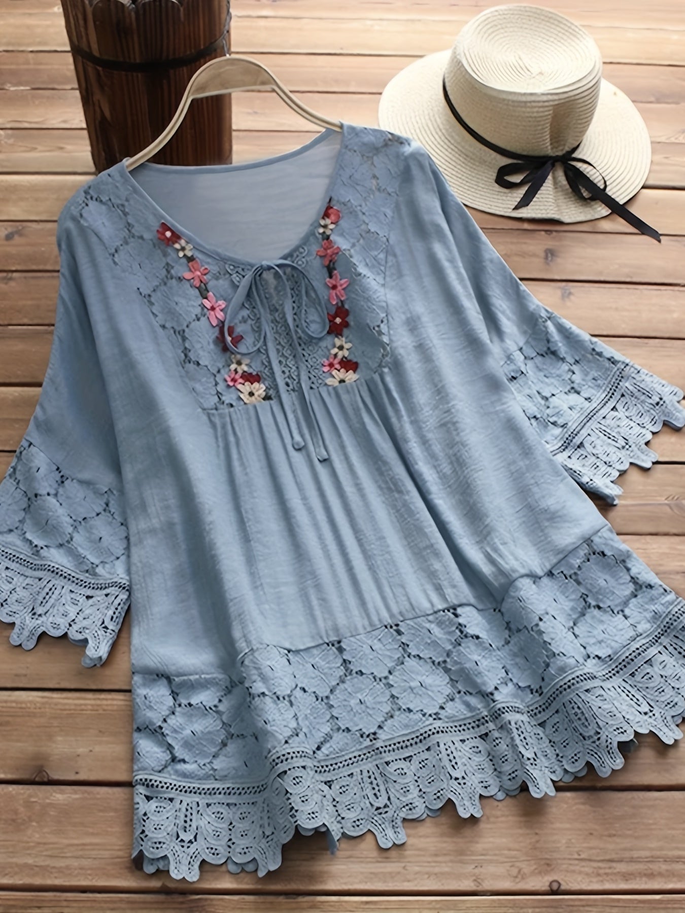 LD | Elegante blouse van geraffineerd kant