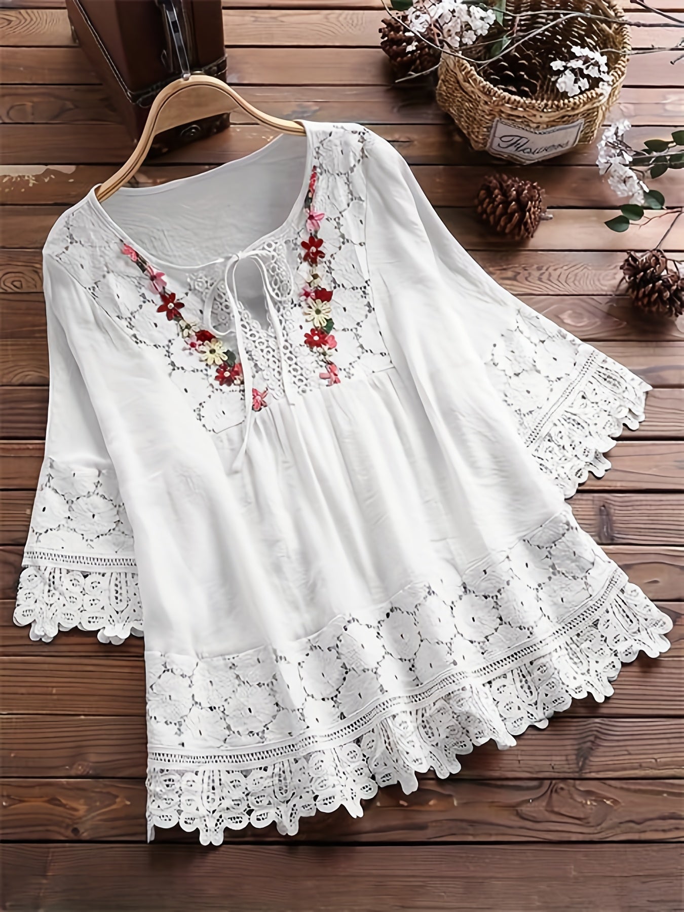 LD | Elegante blouse van geraffineerd kant