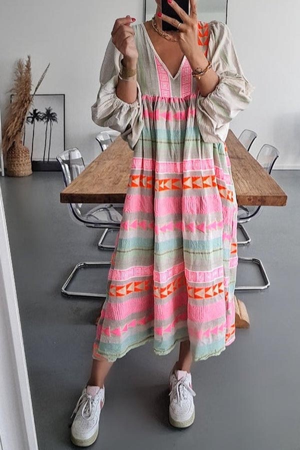 LD | Roze gestreepte midi-jurk met Griekse sleutel en oranje ketting