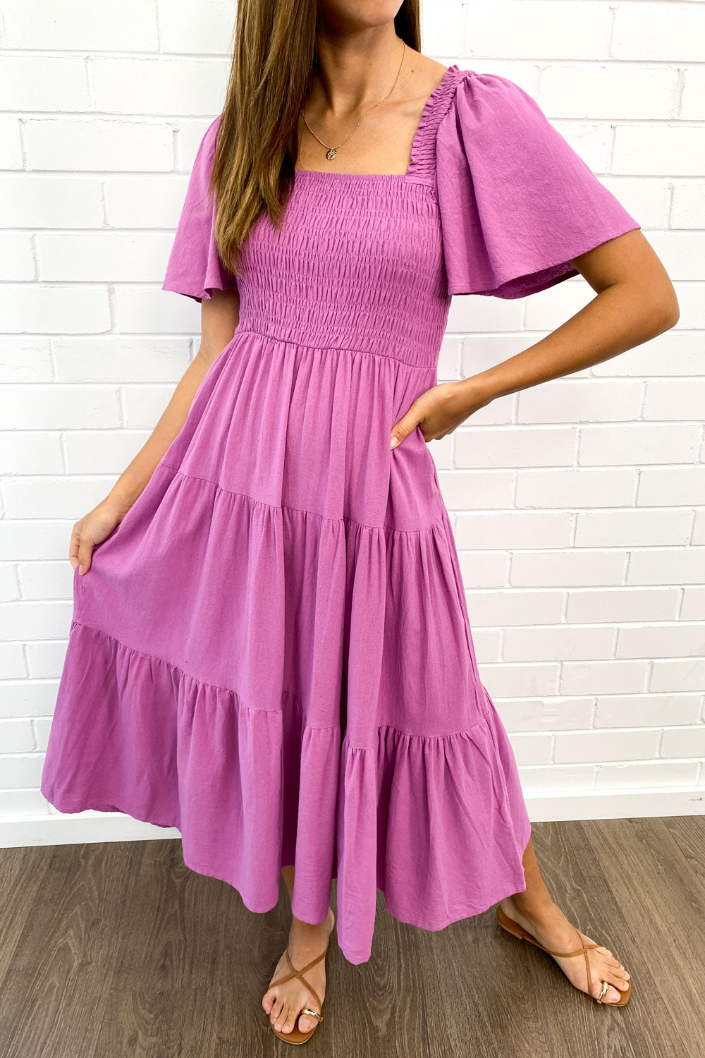LD Vrouwelijke midi-jurk met off-shoulder schouders