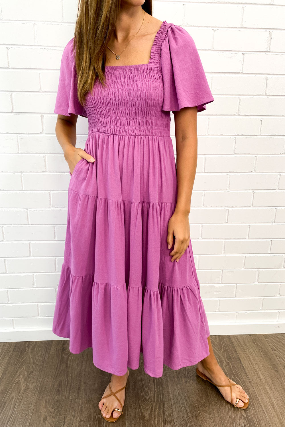LD Vrouwelijke midi-jurk met off-shoulder schouders
