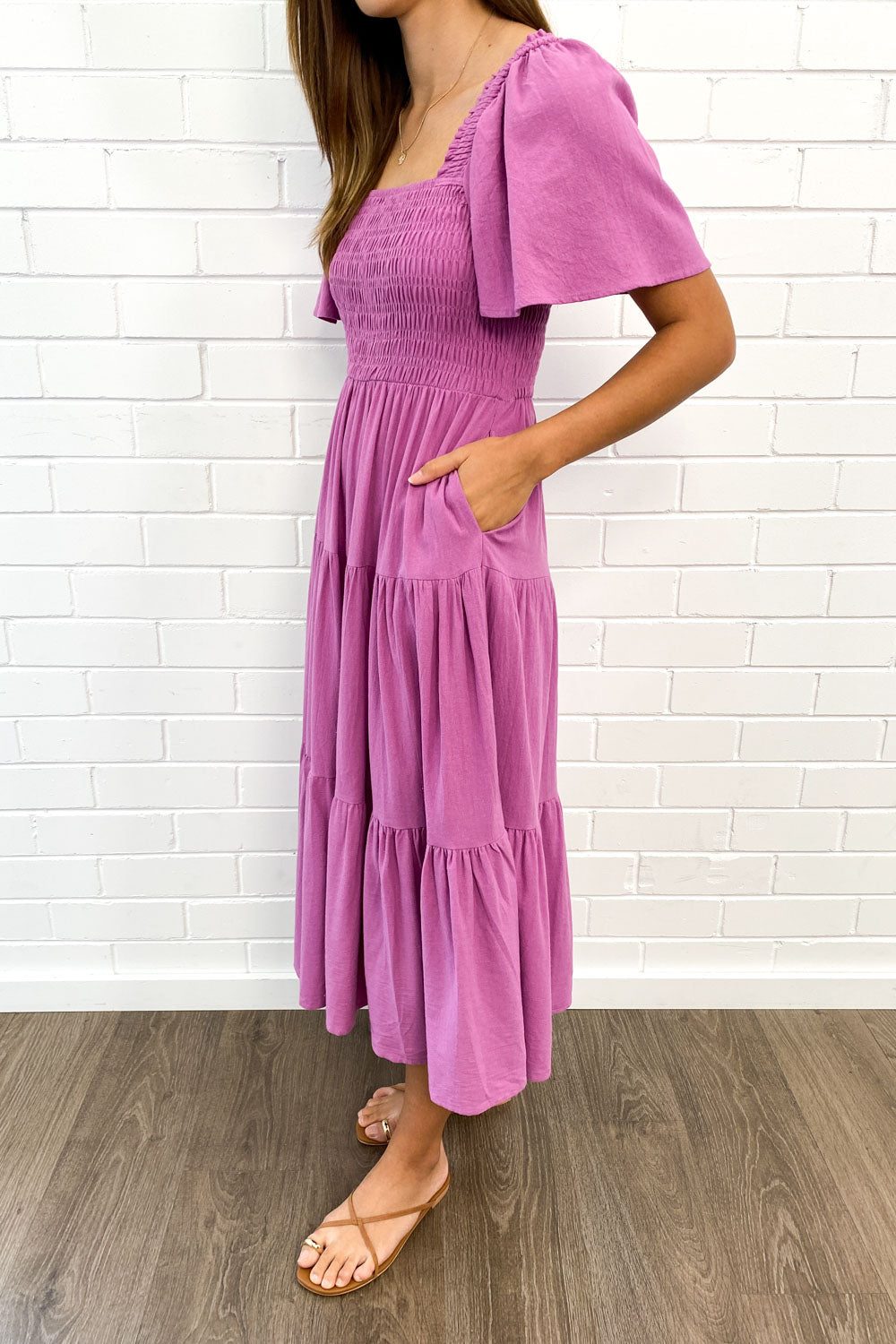 LD Vrouwelijke midi-jurk met off-shoulder schouders