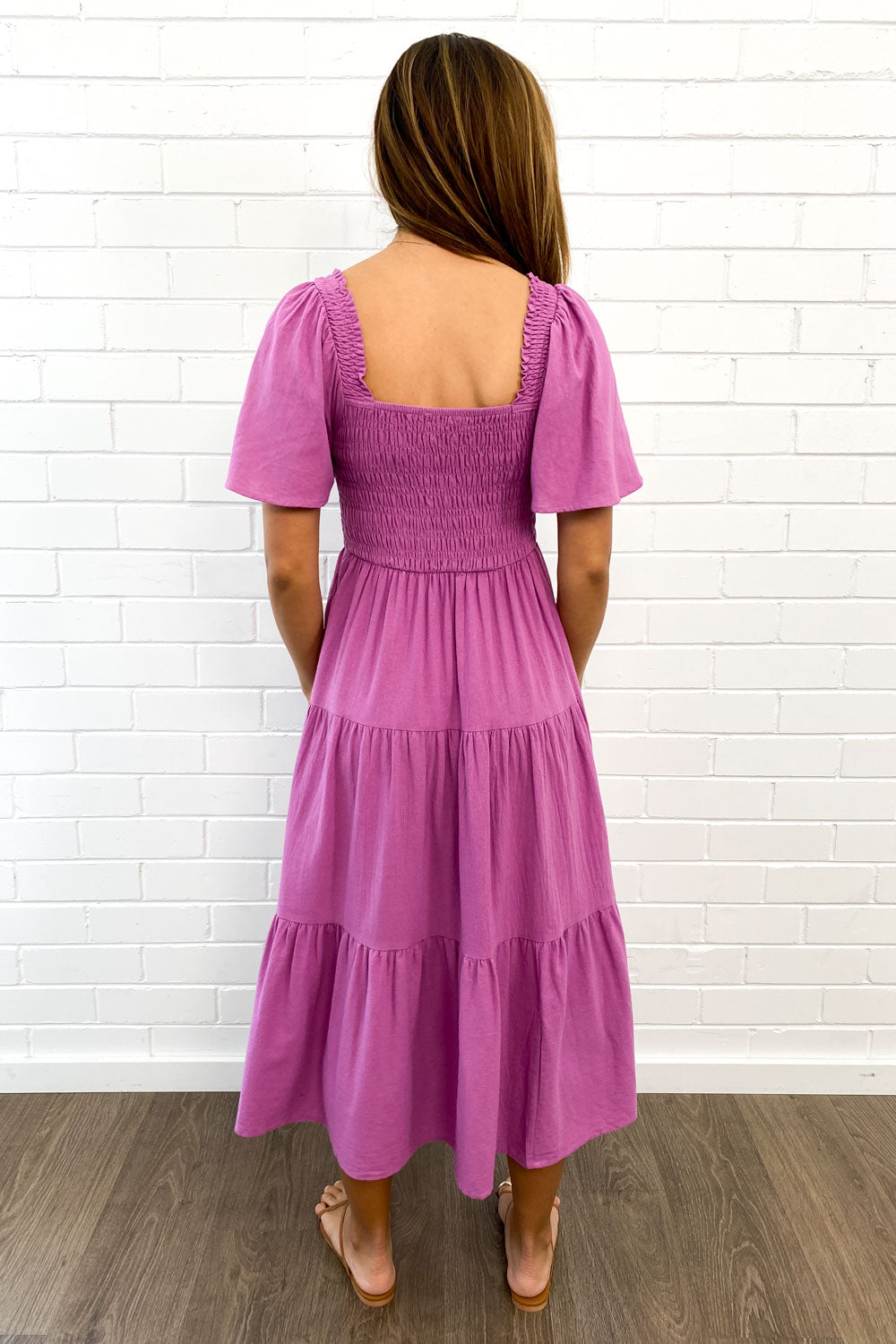 LD Vrouwelijke midi-jurk met off-shoulder schouders