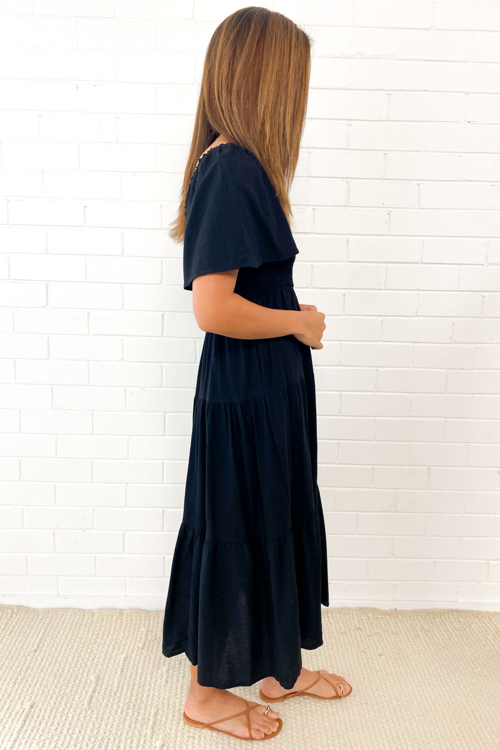 LD Vrouwelijke midi-jurk met off-shoulder schouders
