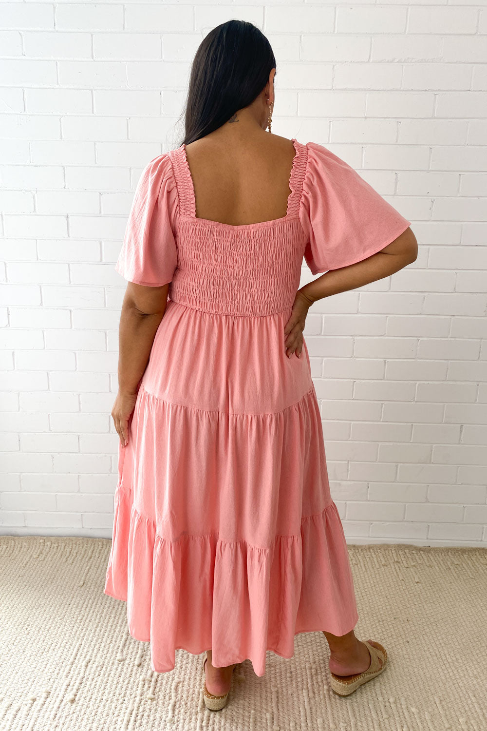 LD Vrouwelijke midi-jurk met off-shoulder schouders