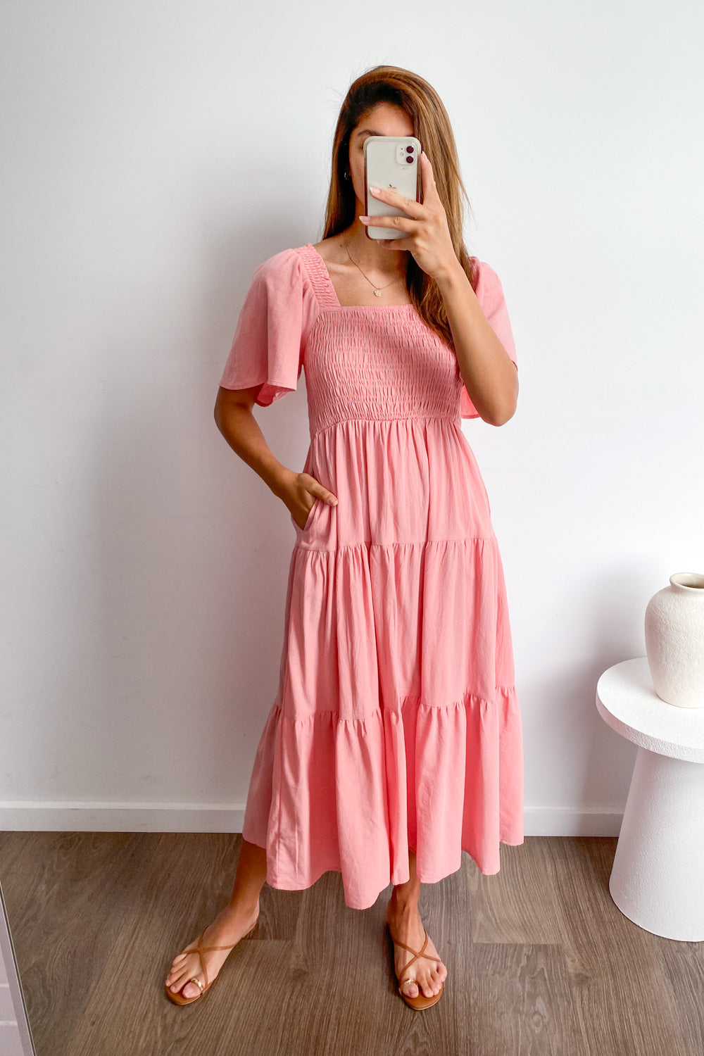 LD Vrouwelijke midi-jurk met off-shoulder schouders