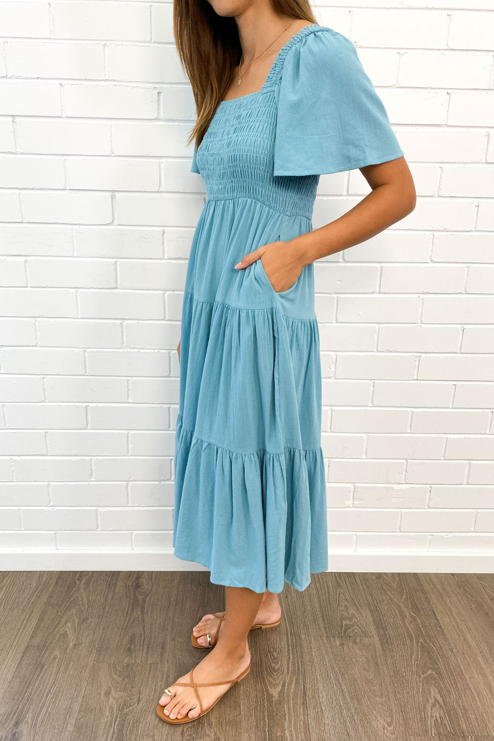 LD Vrouwelijke midi-jurk met off-shoulder schouders