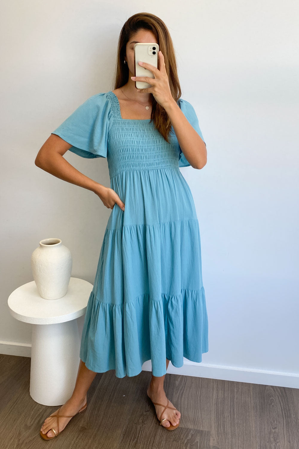 LD Vrouwelijke midi-jurk met off-shoulder schouders