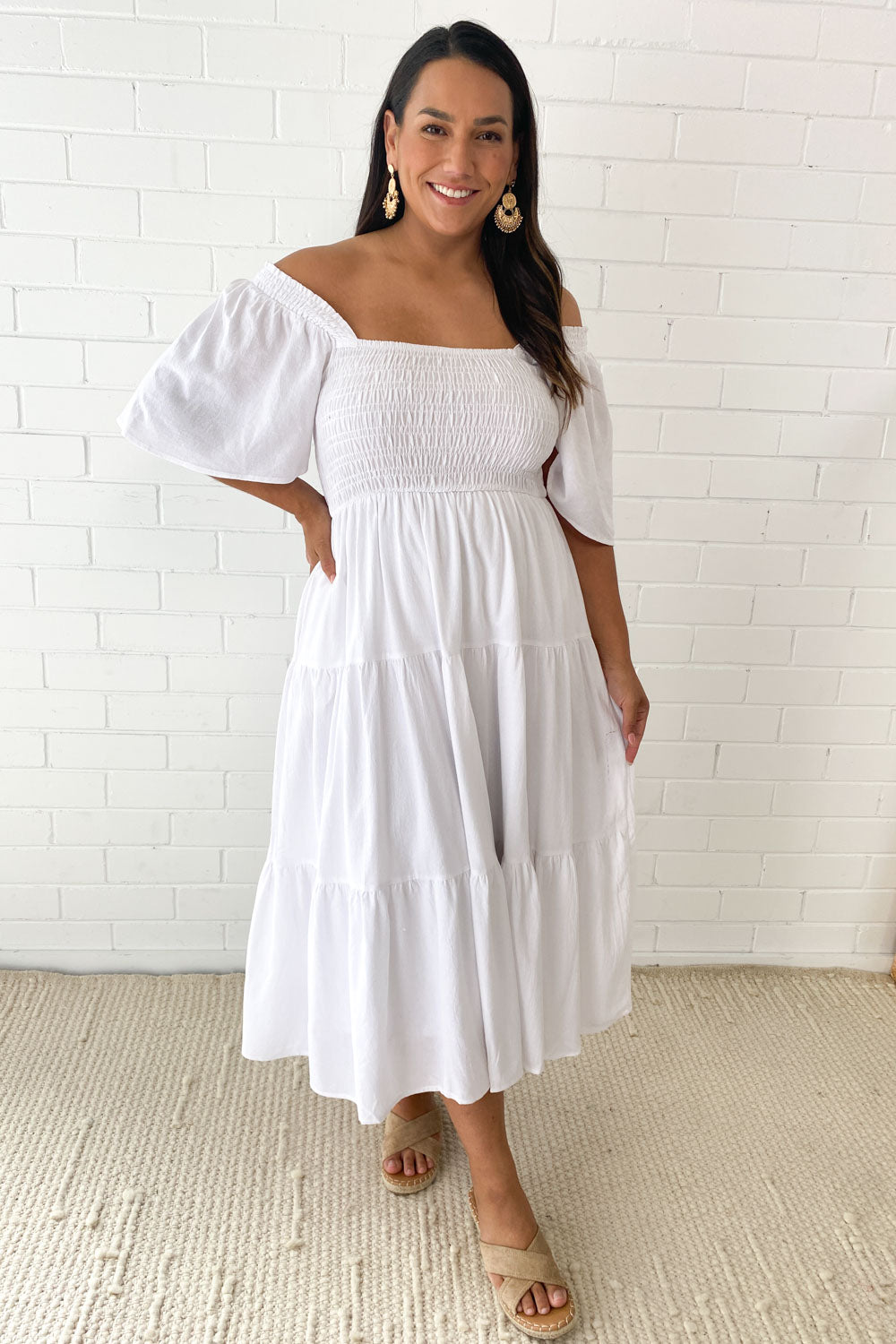 LD Vrouwelijke midi-jurk met off-shoulder schouders