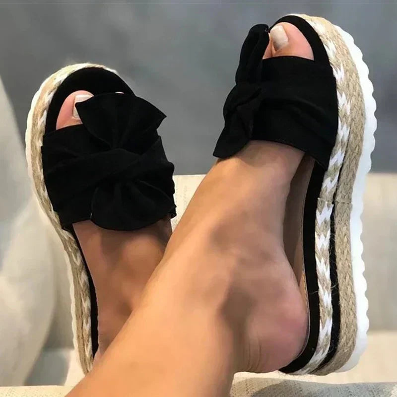 LD | Heidi met sleehak en strikdetail