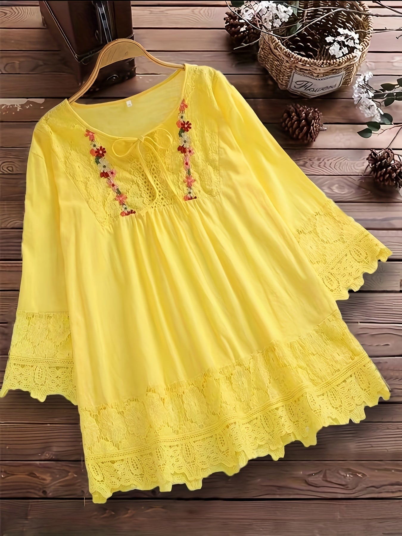 LD | Elegante blouse van geraffineerd kant