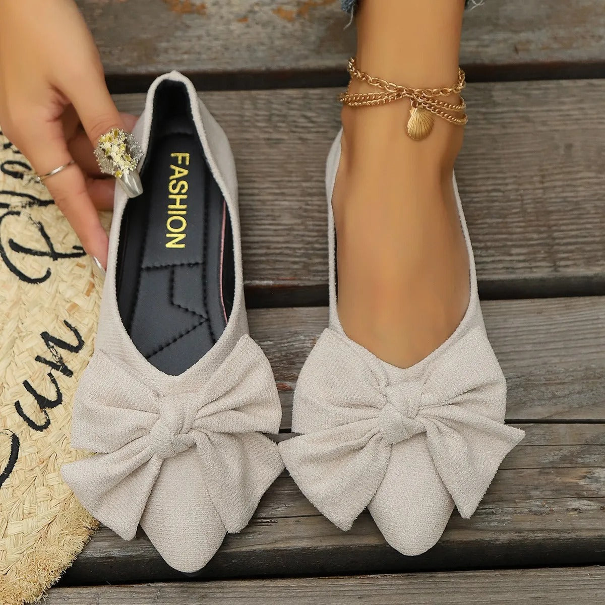 LD | Poppenschoenen met strik en spitse neus