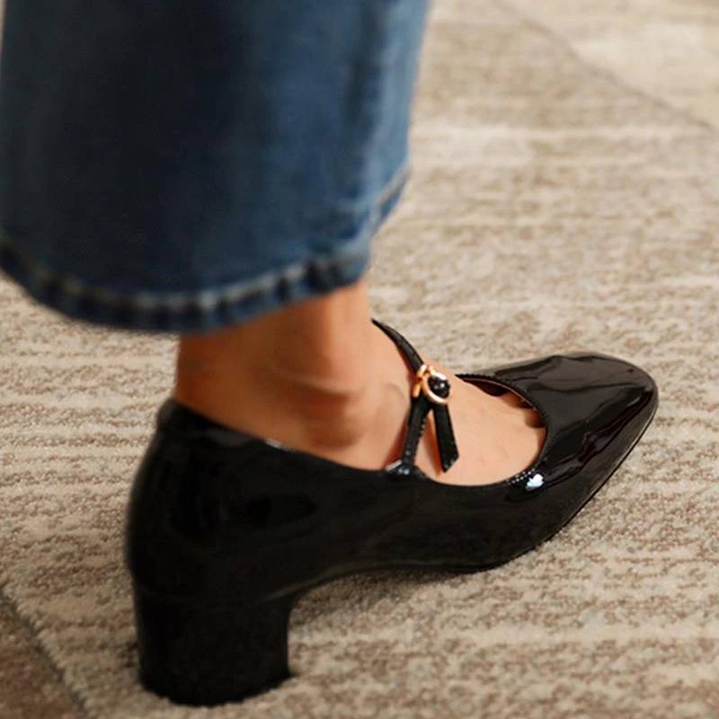 LD | Schoenen met glanzende blokhak