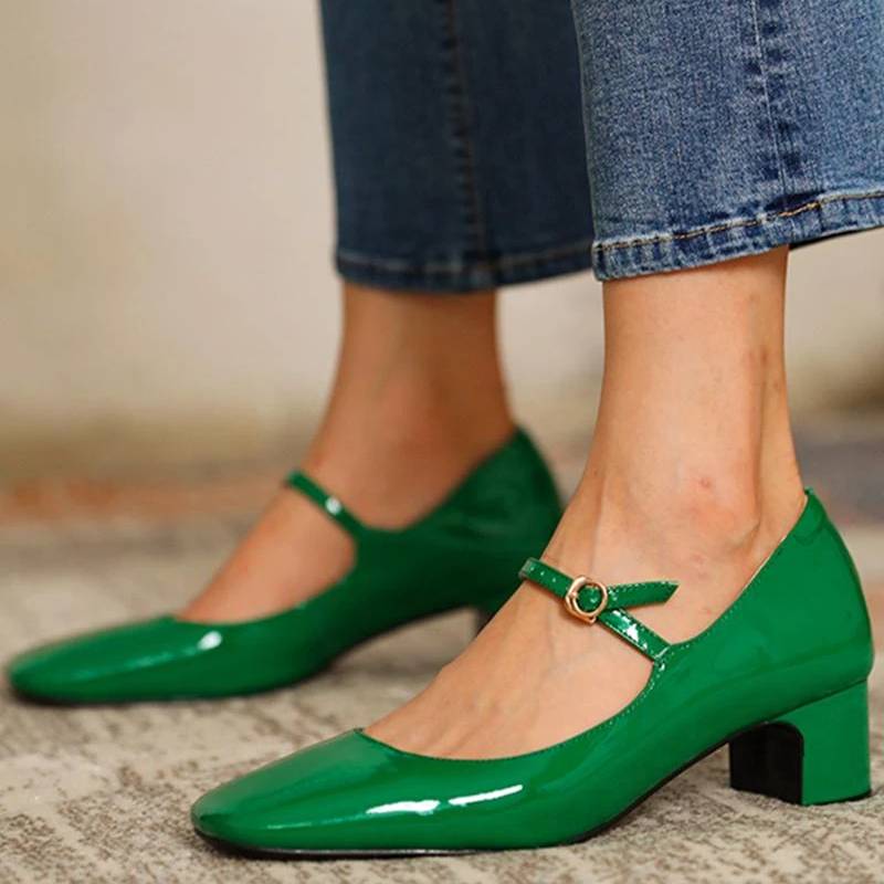 LD | Schoenen met glanzende blokhak