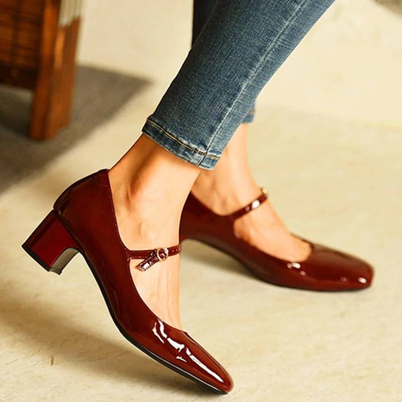 LD | Schoenen met glanzende blokhak